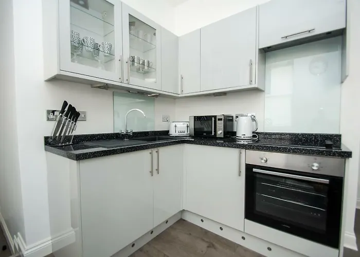 Sea Breeze Apartment - Central - By Brighton Holiday Lets