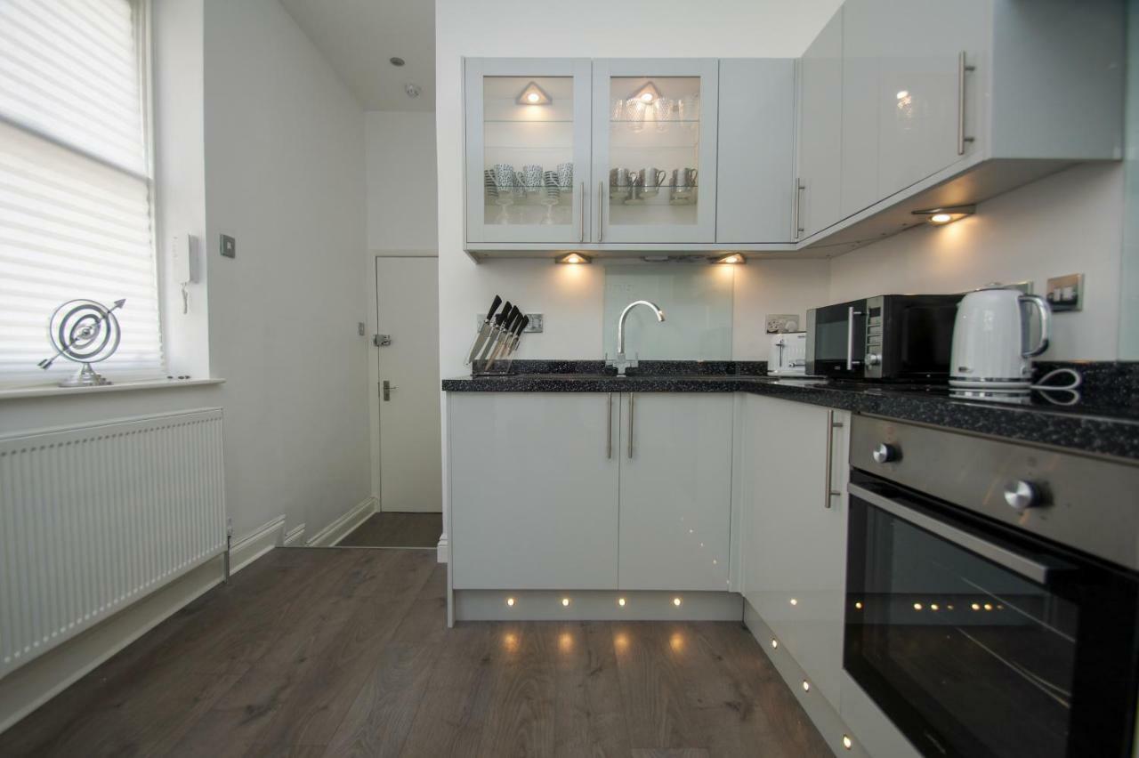 Sea Breeze - Central - By Holiday Lets *